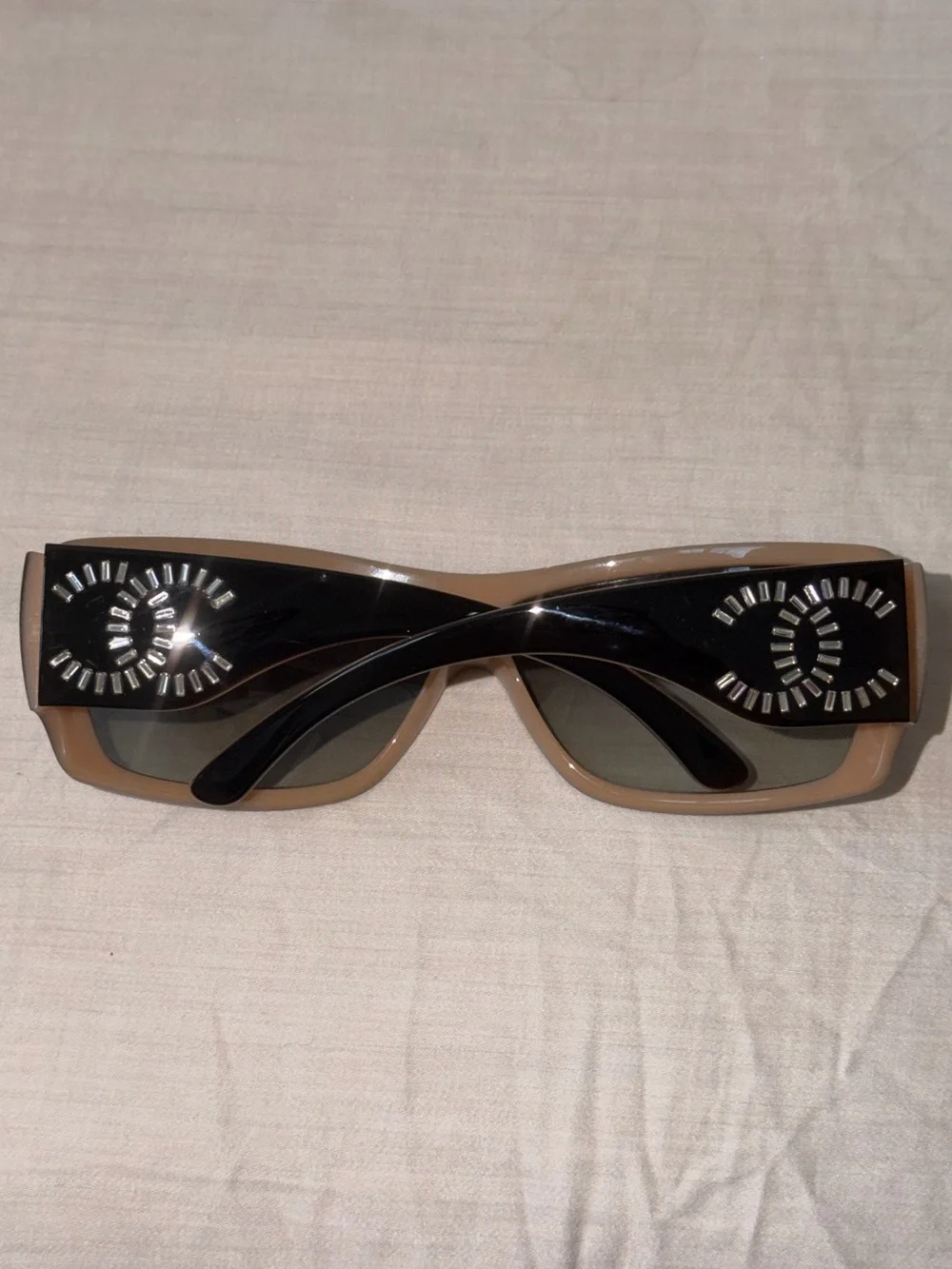 AUTHENTIC VINTAGE CHANEL Crystal sunglasses Black/Beige Baguette